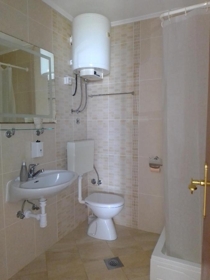 Apartmani More Komarna Esterno foto