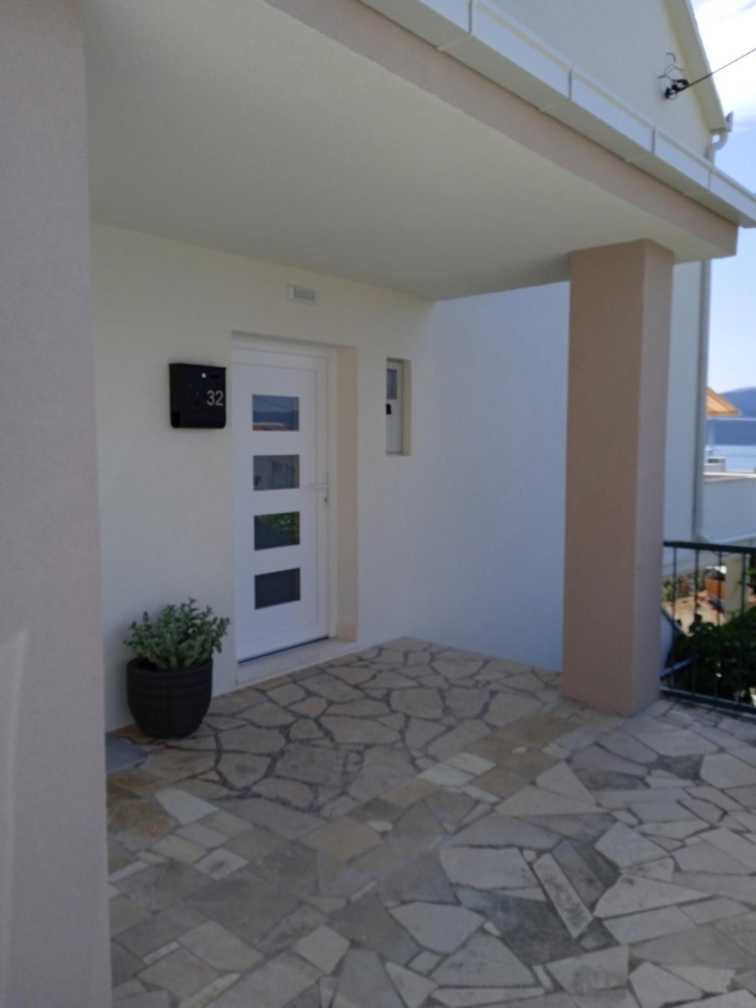Apartmani More Komarna Esterno foto