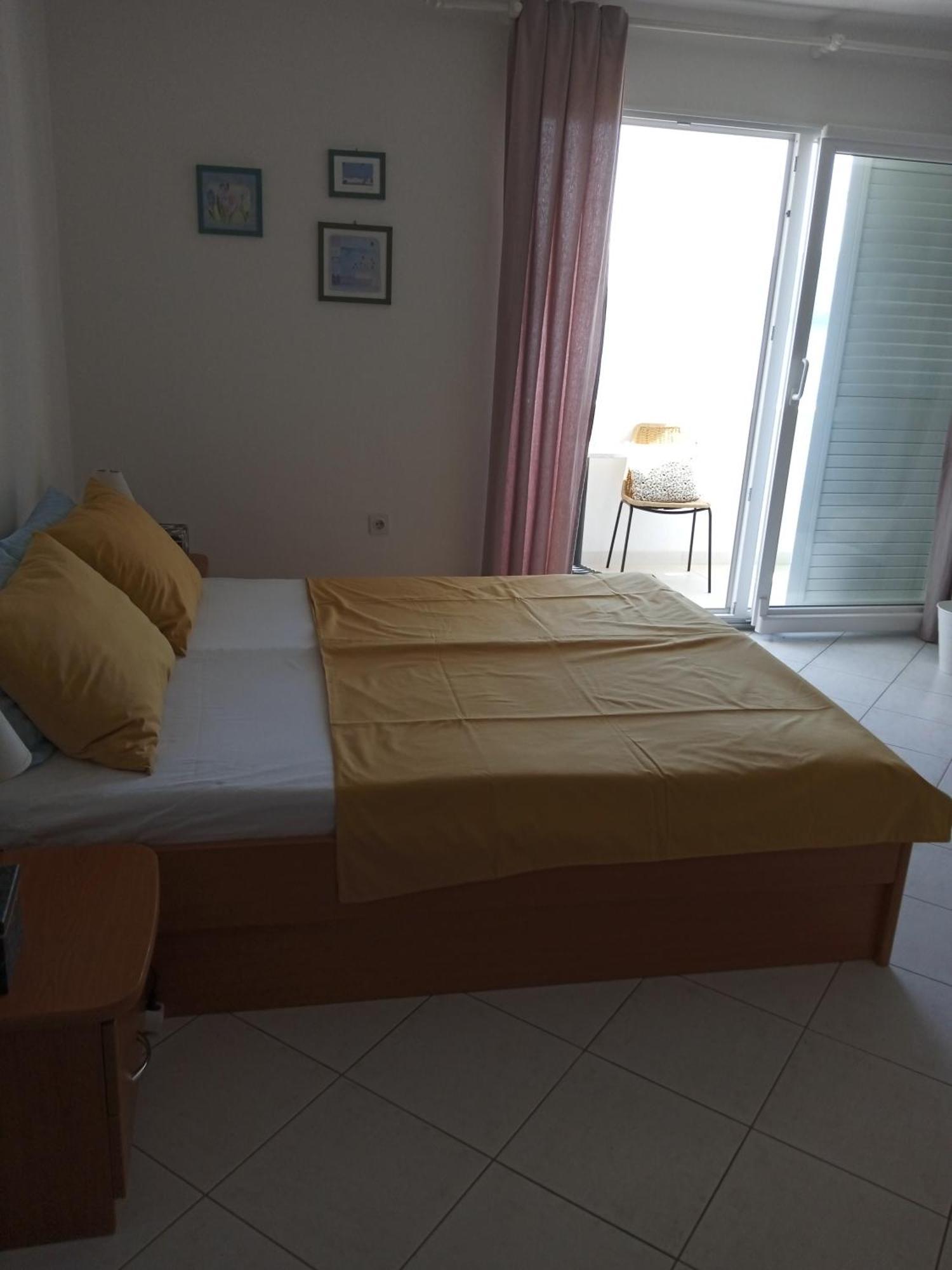 Apartmani More Komarna Esterno foto