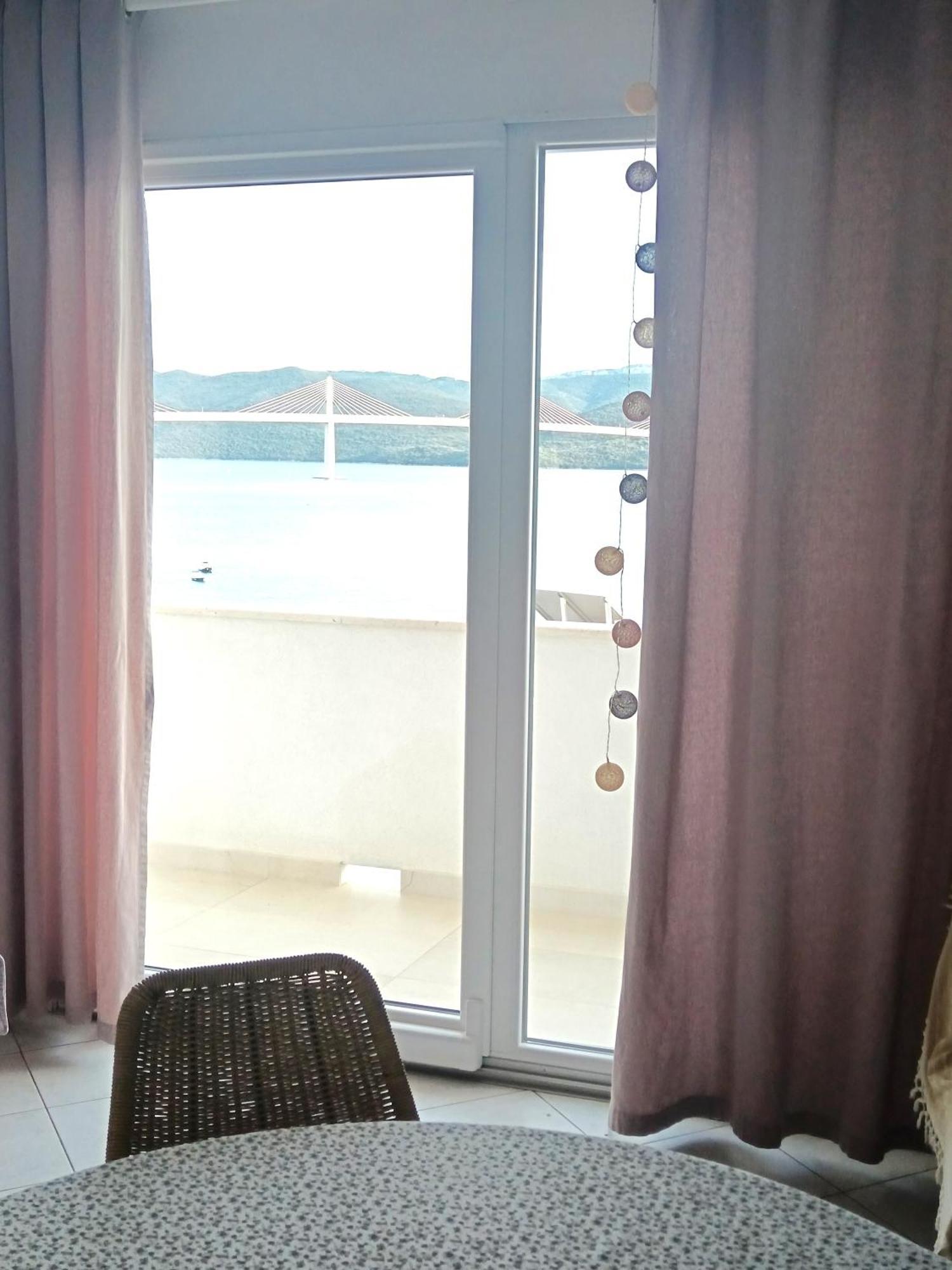 Apartmani More Komarna Esterno foto
