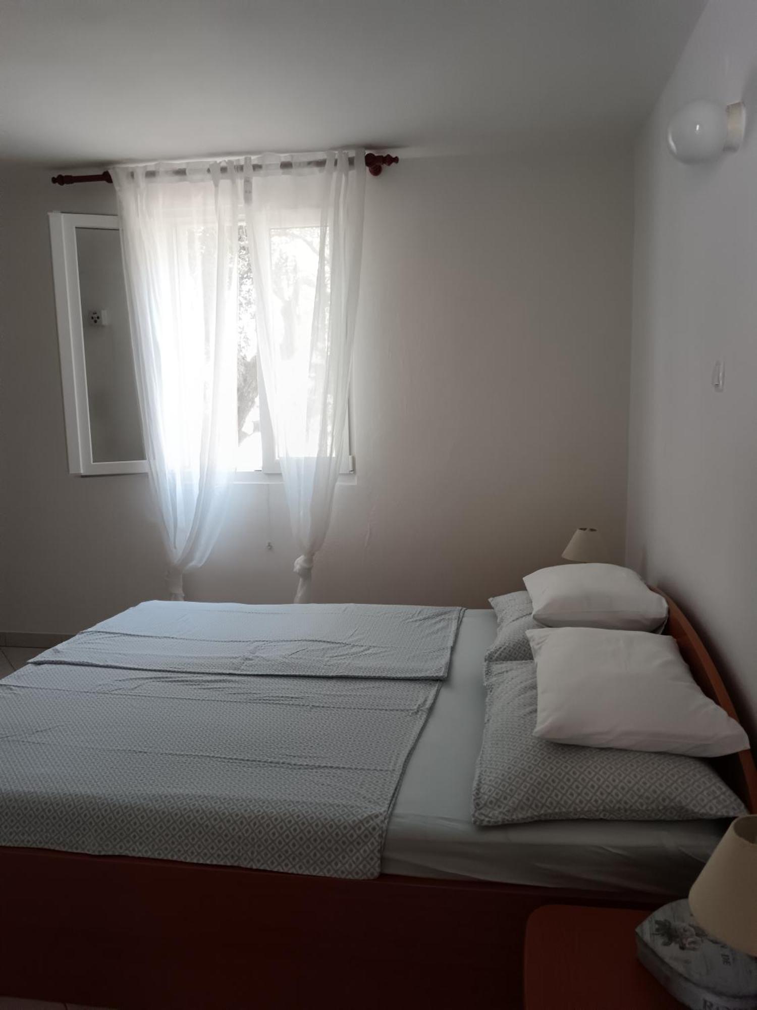 Apartmani More Komarna Esterno foto