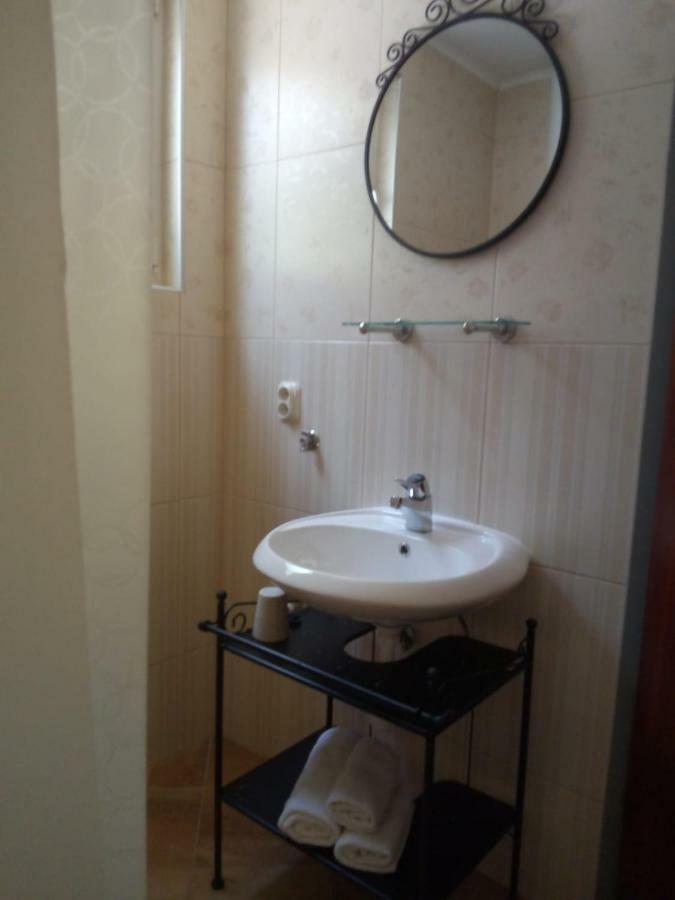 Apartmani More Komarna Esterno foto