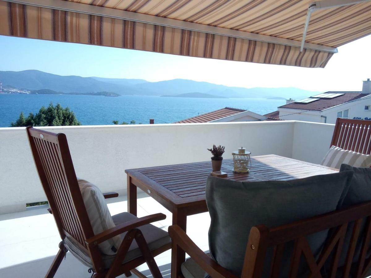 Apartmani More Komarna Esterno foto
